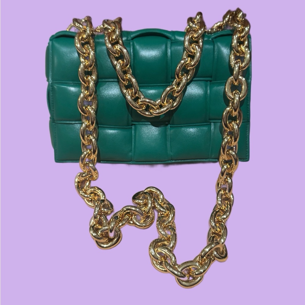 🍒 BOTTEGA VENETA - Kelly Green Cassette Padded Leather Crossbody